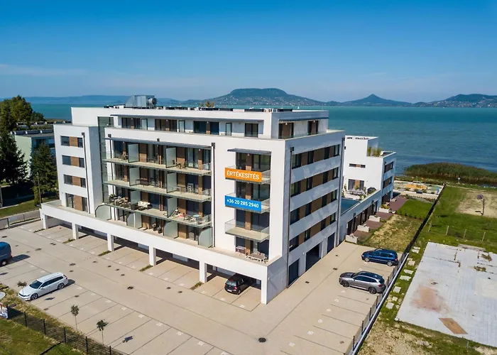 Lakeside Garden Apartment